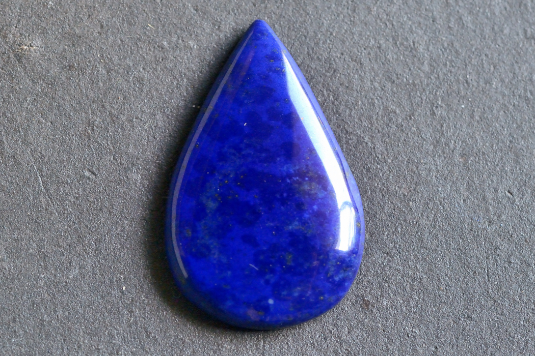 ラピスラズリ【4】　ルース・カボション（26×16.5mm）