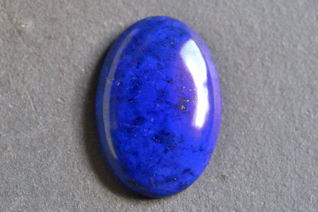 ラピスラズリ【11】　ルース・カボション（26×18mm）