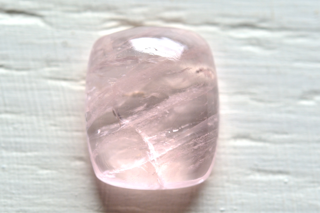 モルガナイト【20】ルース・カボション（15.5×13mm）