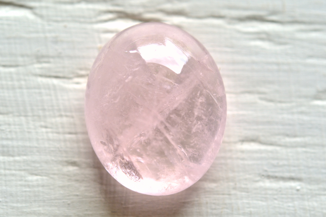 モルガナイト【22】ルース・カボション（15×12.5mm）