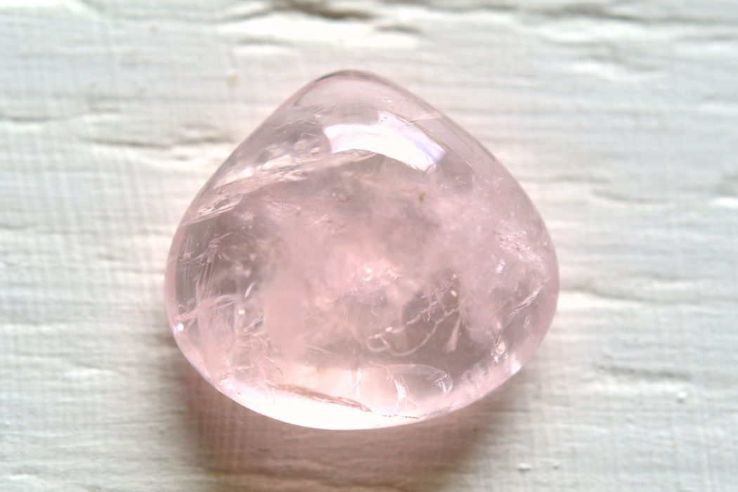 モルガナイト【24】ルース・カボション（14×15mm）