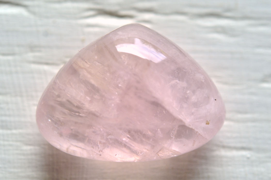 モルガナイト【26】ルース・カボション（14.5×19.5mm）