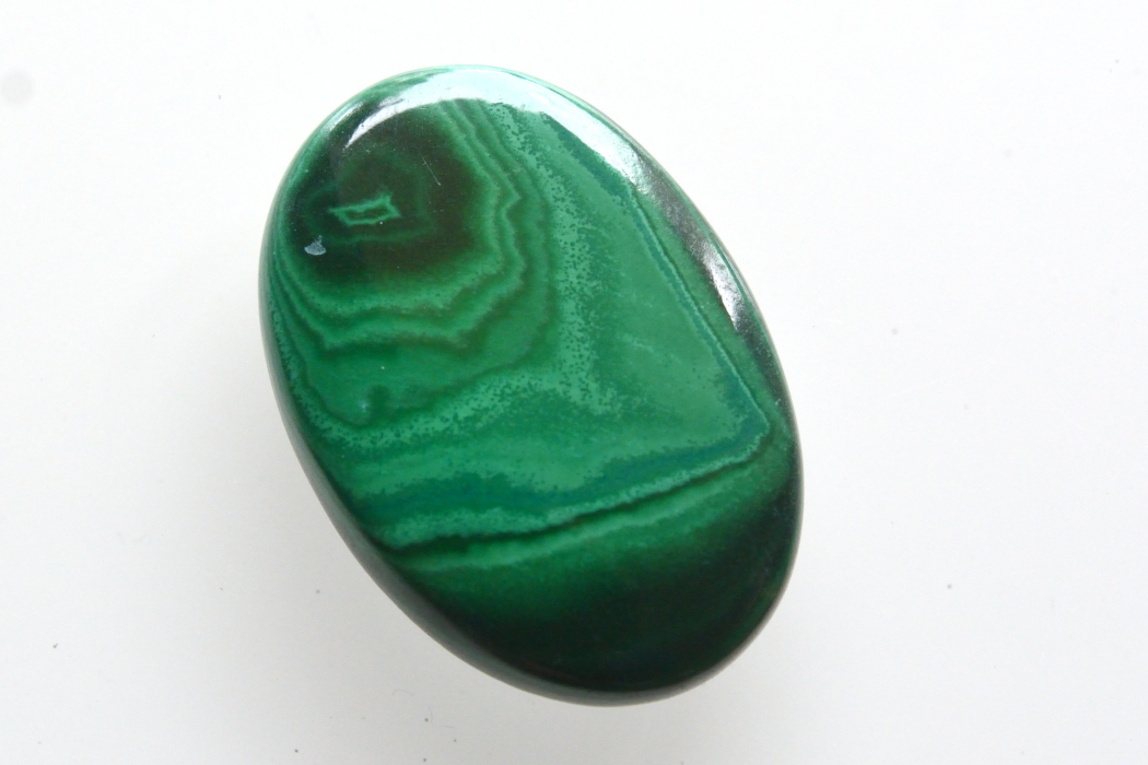 マラカイト【14】ルース・カボション　（29.5×20.5mm）