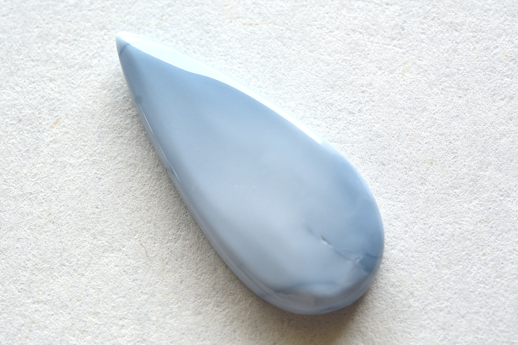 ブルーオパール（オワイヒーブルーオパール）【15】天然石ルース・カボション　（41×18mm）