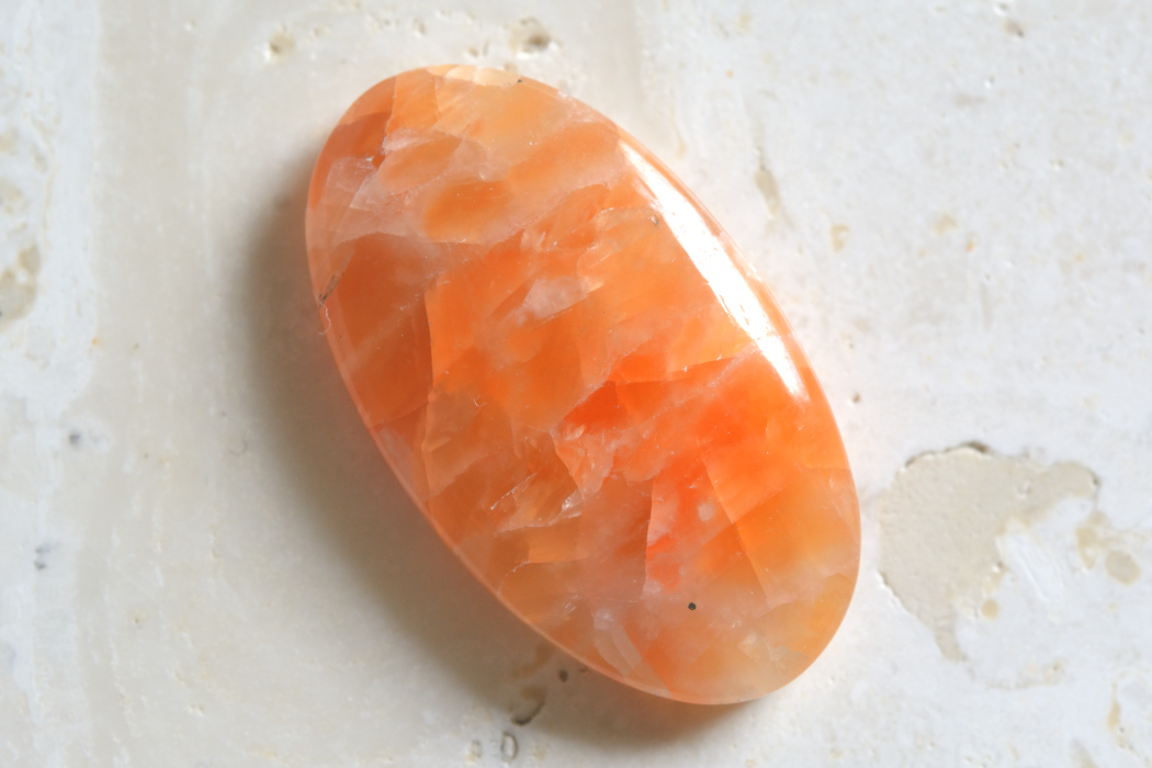 オレンジカルサイト【2】ルース・カボション（31.5×18mm）