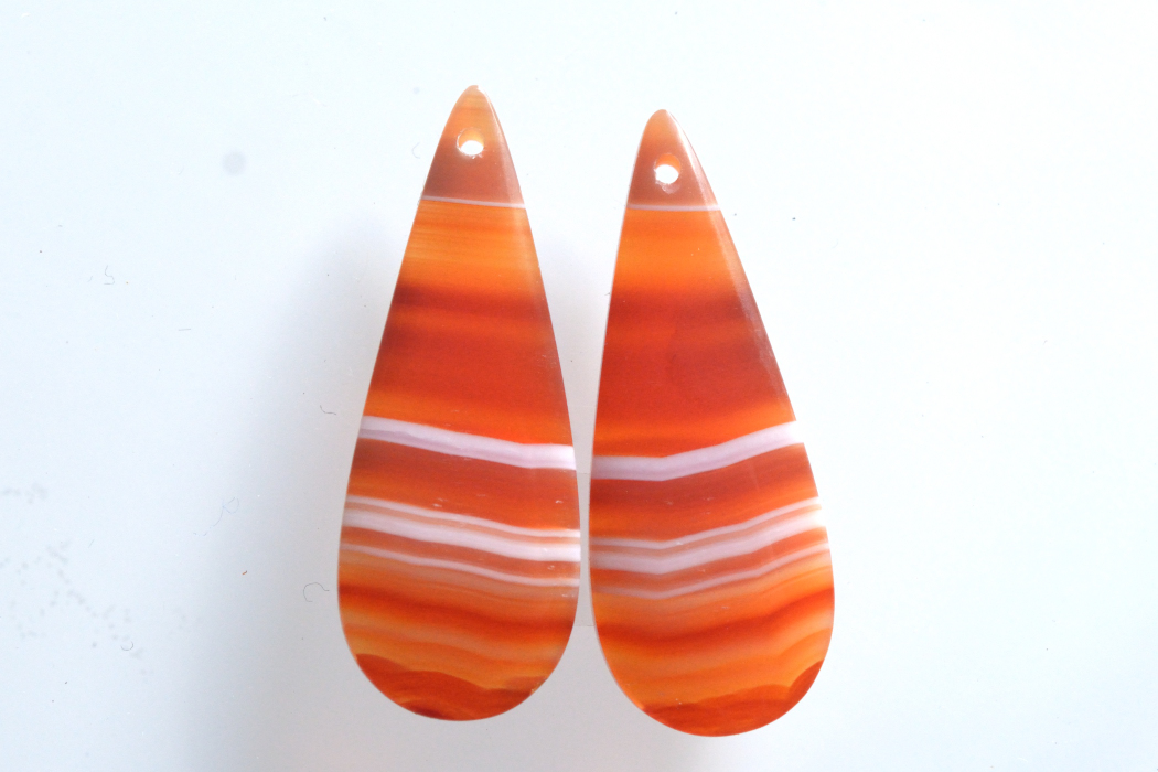 サードオニキス（紅縞瑪瑙）・ペア　穴あき【7】ルース・カボション（29×11.5mm）