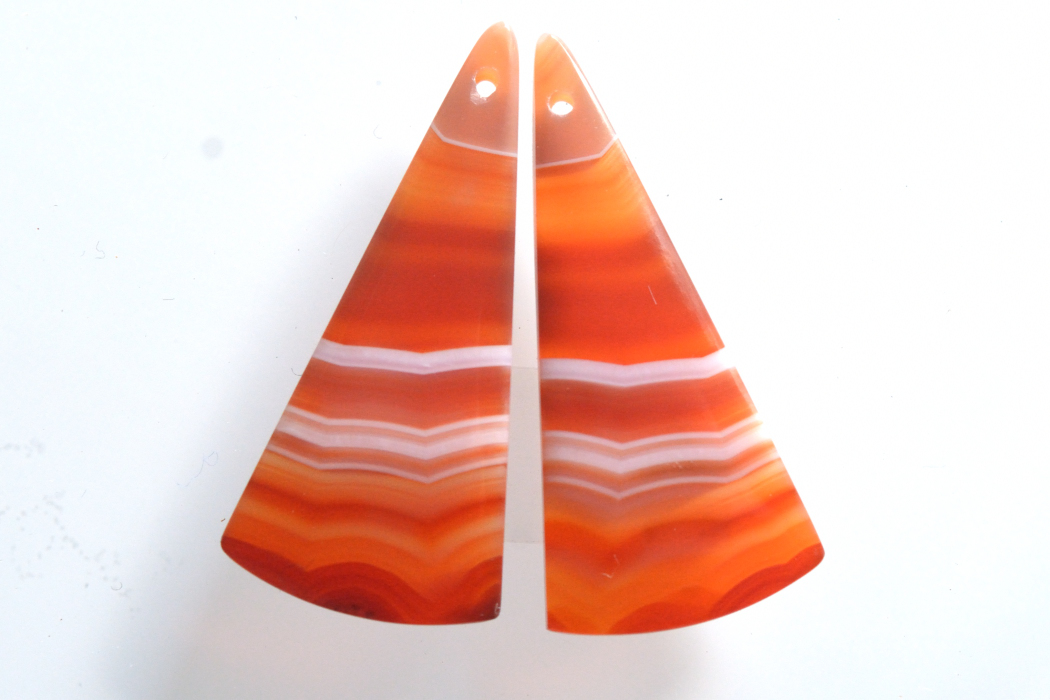 サードオニキス（紅縞瑪瑙）・ペア　穴あき【8】ルース・カボション（31×14.5mm）