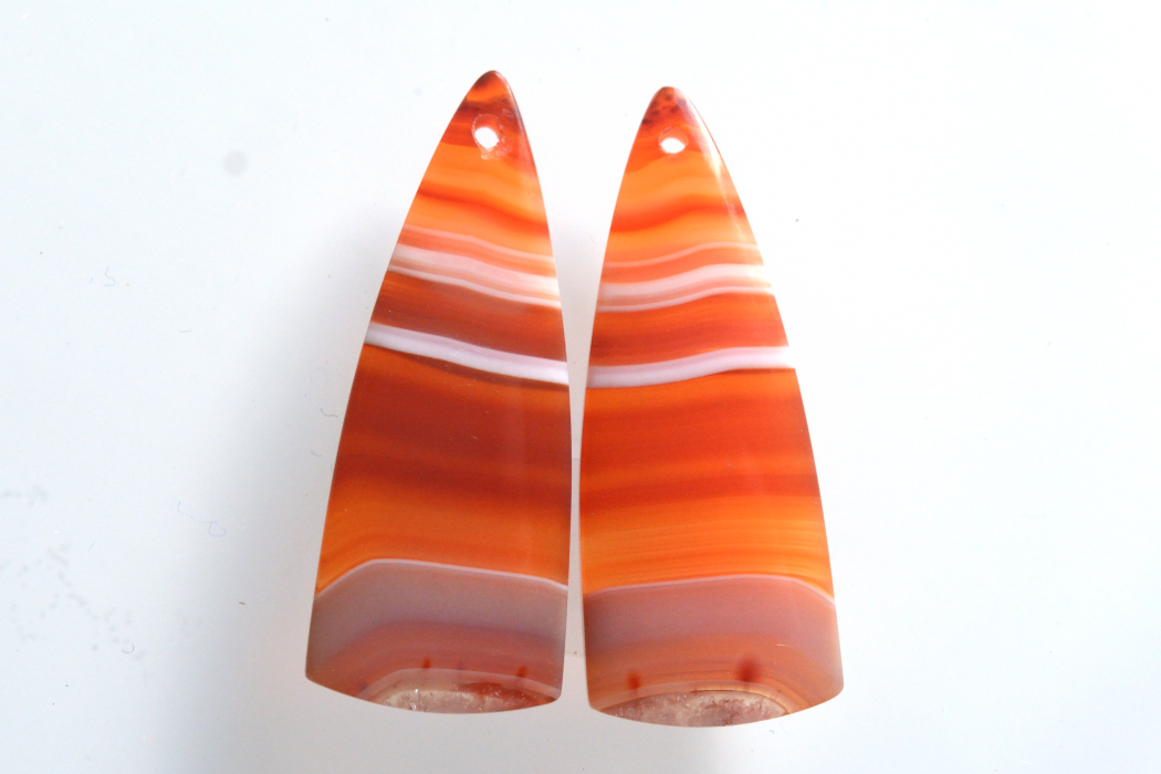 サードオニキス（紅縞瑪瑙）・ペア　穴あき【9】ルース・カボション（29.5×12mm）