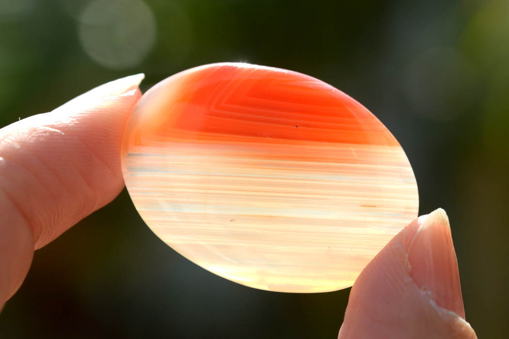 サードオニキス（紅縞瑪瑙）【20】ルース・カボション（33.5×24mm）