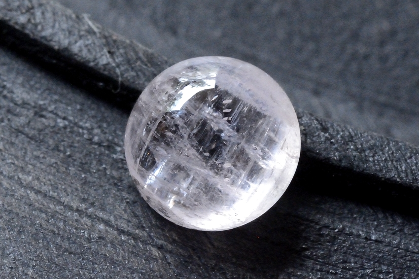 ピンクトルマリン【24】天然石ルース・カボション（12.5×12.5mm）