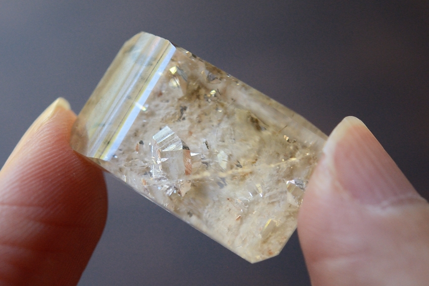 クォーツインクォーツ（貫入水晶）【19】天然石ルース・カボション（24×14mm）