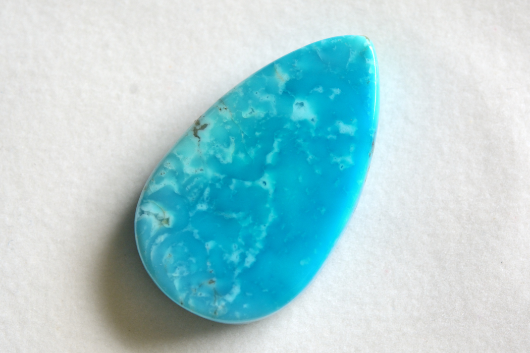 スリーピングビューティーターコイズ（珪化ターコイズ）【14】ルース・カボション（30×17.5mm）