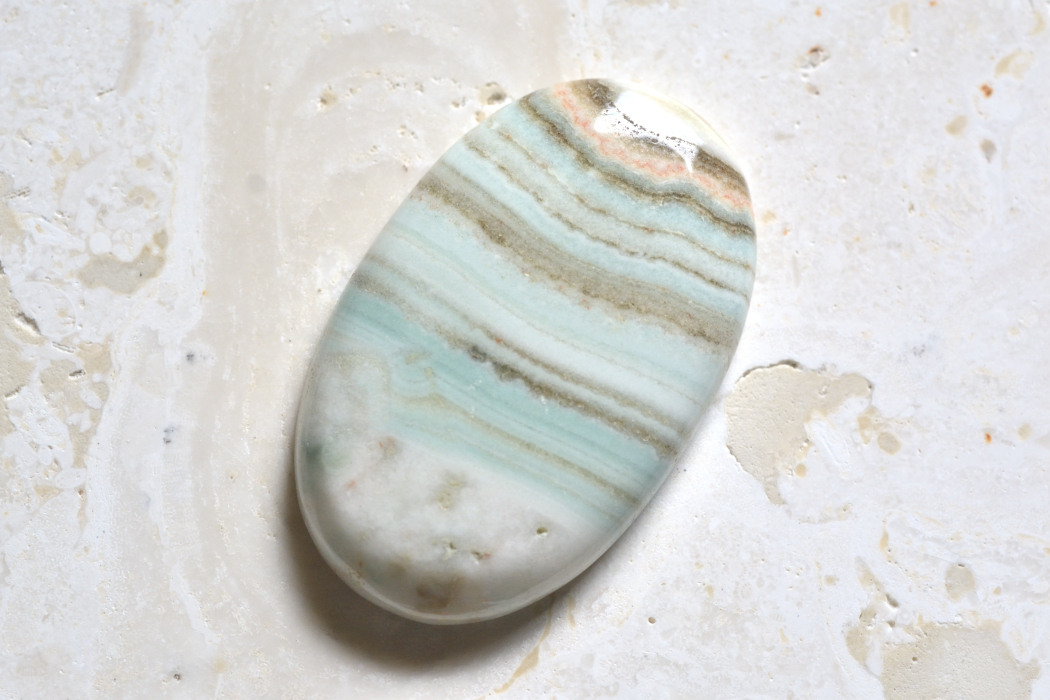 サターンカルセドニー【1】ルース・カボション（約38.5×24.5mm）