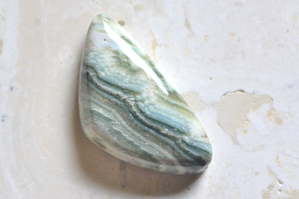 サターンカルセドニー【11】ルース・カボション（約32×17mm）