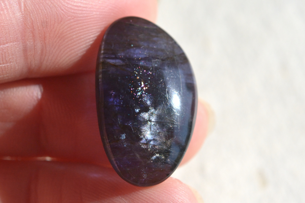 アイオライト（シルバーシーン）【3】ルース・カボション（24.5×14.5mm）