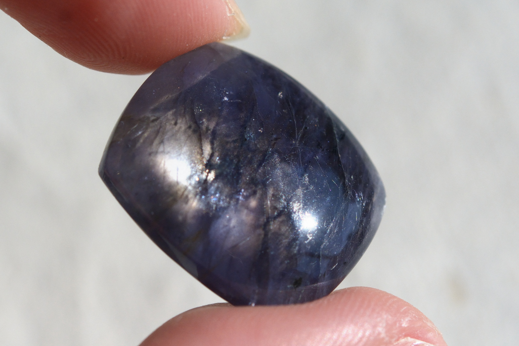 アイオライト（シルバーシーン）【6】ルース・カボション（22×13.5mm）