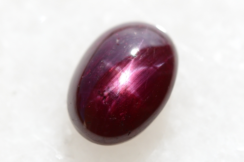 スタールビー【15】天然石ルース・カボション（14.5×10.5mm）