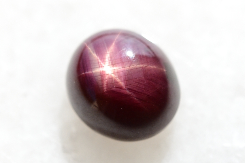 スタールビー【17】天然石ルース・カボション（14.5×13mm）