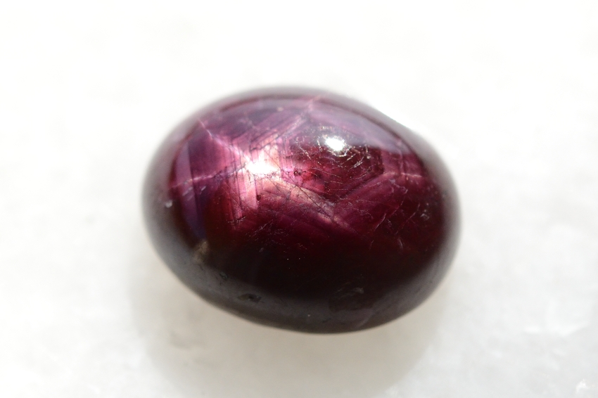 スタールビー【19】天然石ルース・カボション（17×13.5mm）
