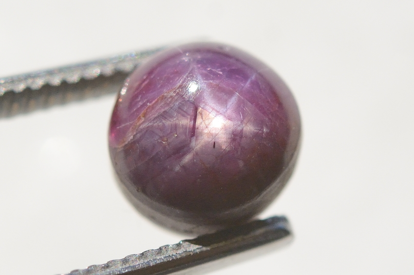 スタールビー【27】天然石ルース・カボション（8×7.5mm）