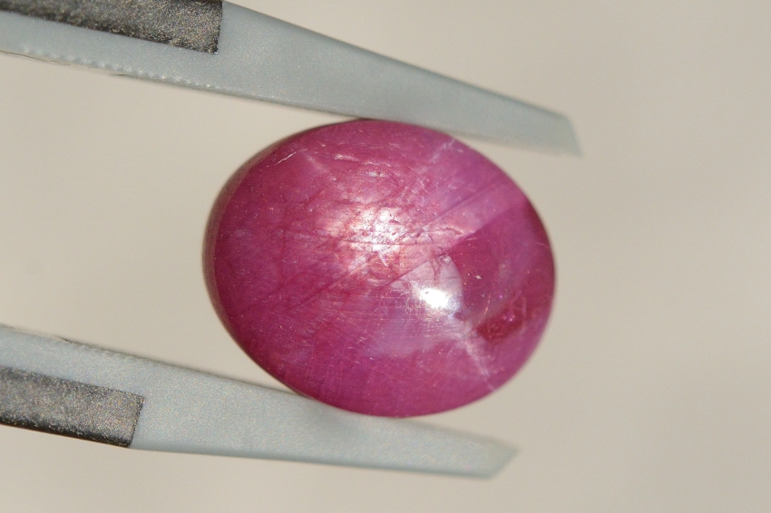 スタールビー【54】天然石ルース・カボション（10×8mm）