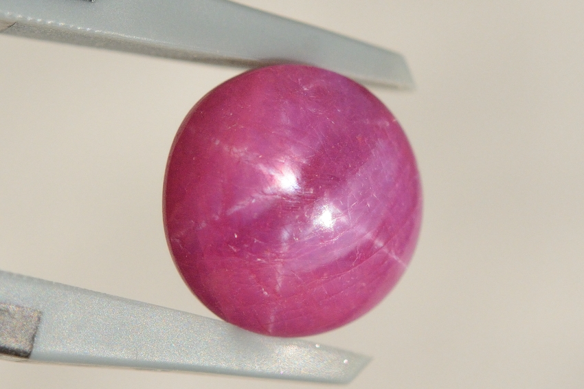 スタールビー【59】天然石ルース・カボション（8.5×8.5mm）
