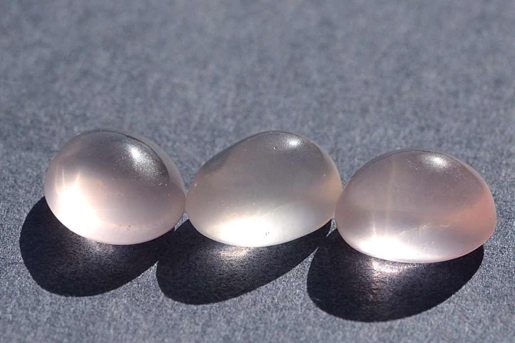 スターローズクォーツ・3石セット【6】ルース・カボション　（13.5×11.5mm）