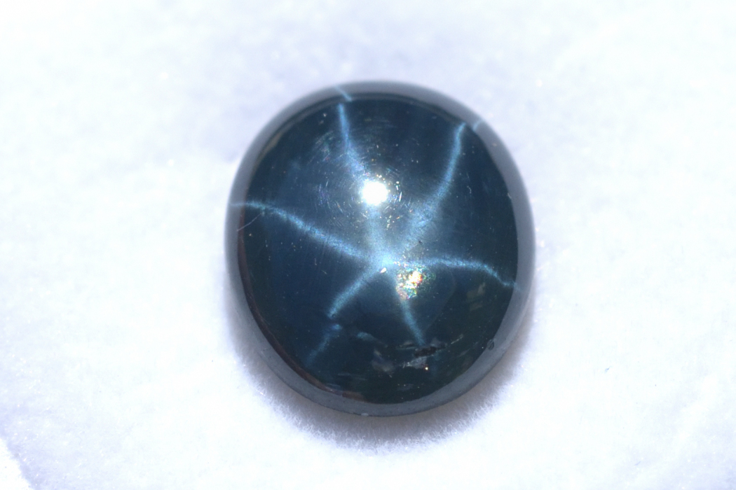 ブルースターサファイア【23】ルース・カボション（9.5×8mm）
