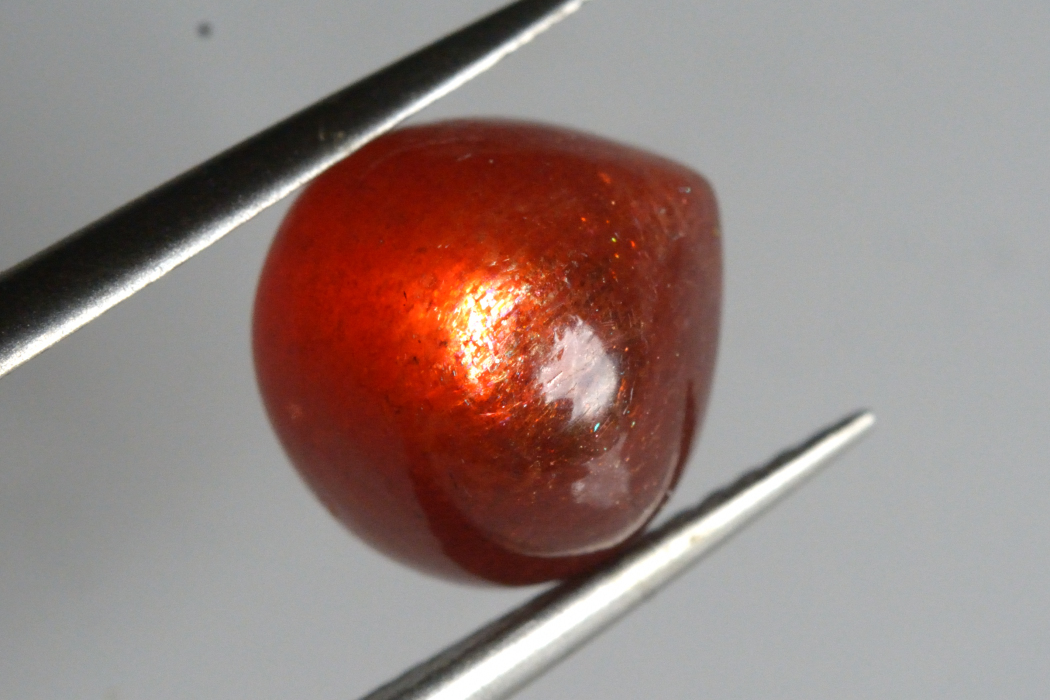サンストーン【35】ルース・カボション（10.5×10mm）