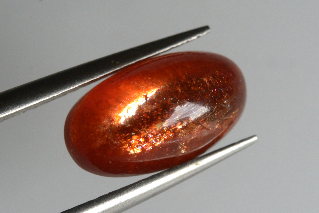 サンストーン【37】ルース・カボション（13×7.5mm）