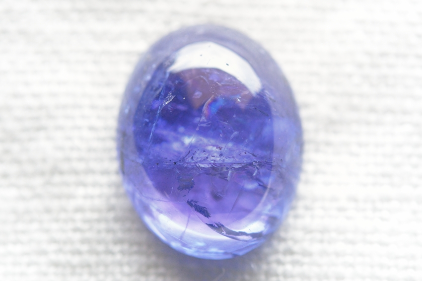 タンザナイト【29】天然石ルース・カボション（14×11.5mm）