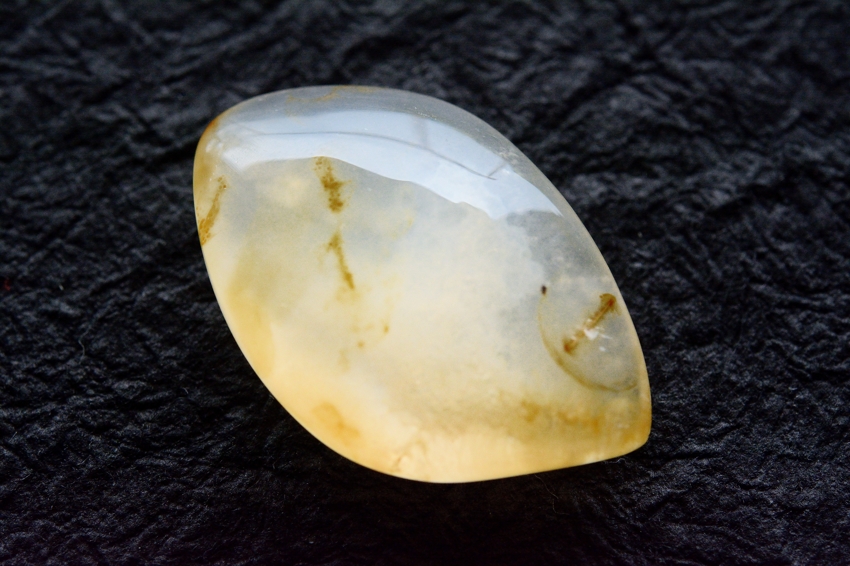 水入り瑪瑙【8】ルース・カボション・磨き原石（36.5×23.5mm）