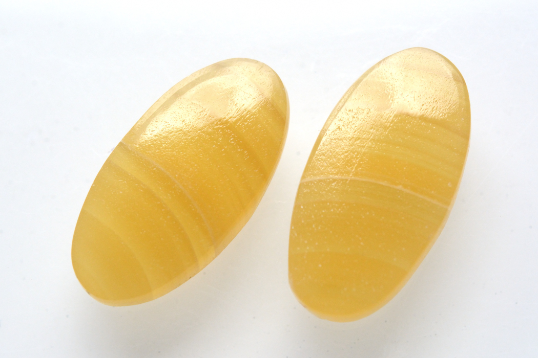 イエローアゲート(ペア)【5】ルース・カボション　（26×13mm）