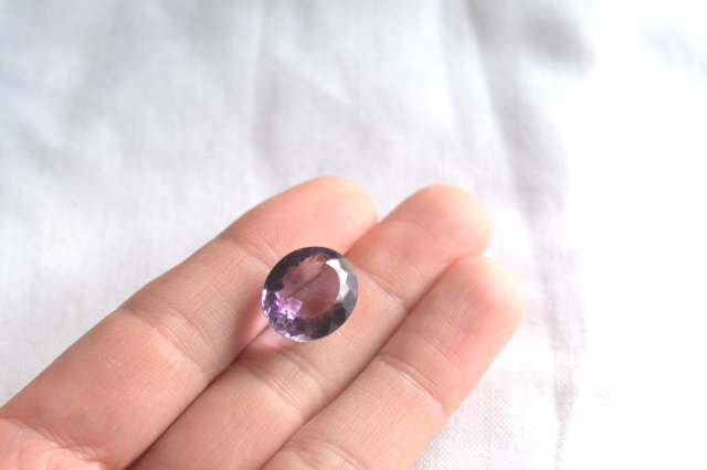 ピンクラベンダーアメジスト【18】ルース・ファセットカット（15×12.5mm）