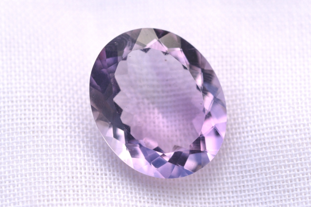 ピンクラベンダーアメジスト【19】ルース・ファセットカット（16×13mm）