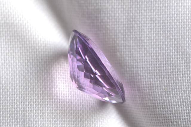 ピンクラベンダーアメジスト【19】ルース・ファセットカット（16×13mm）