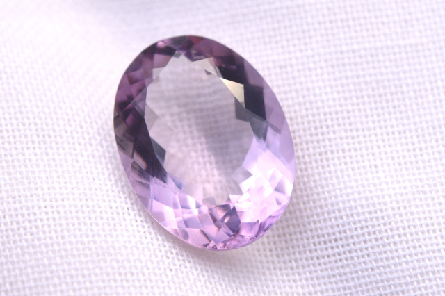 ピンクラベンダーアメジスト【20】ルース・ファセットカット（16.5×12mm）