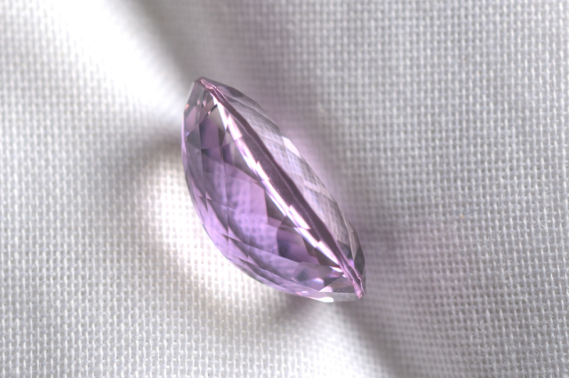 ピンクラベンダーアメジスト【20】ルース・ファセットカット（16.5×12mm）