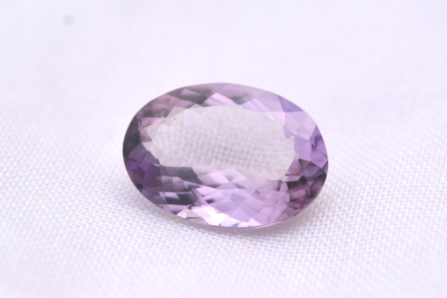 ピンクラベンダーアメジスト【20】ルース・ファセットカット（16.5×12mm）