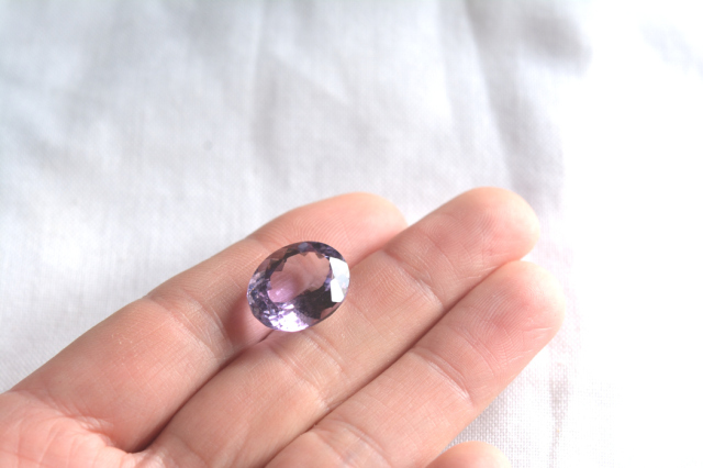 ピンクラベンダーアメジスト【21】ルース・ファセットカット（16×12.5mm）