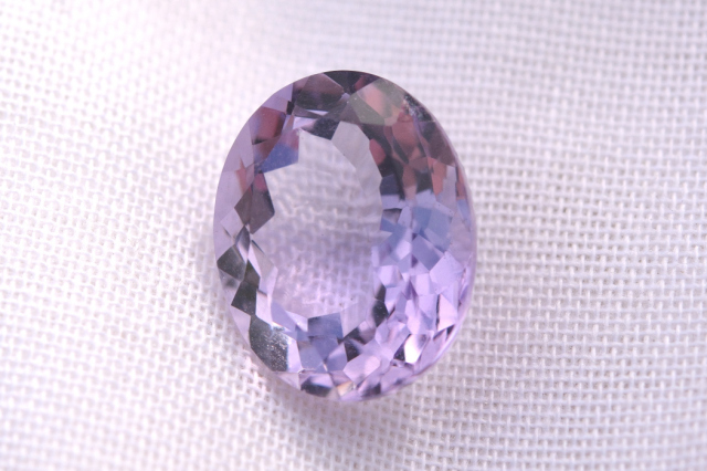 ピンクラベンダーアメジスト【23】ルース・ファセットカット（13.5×11mm）