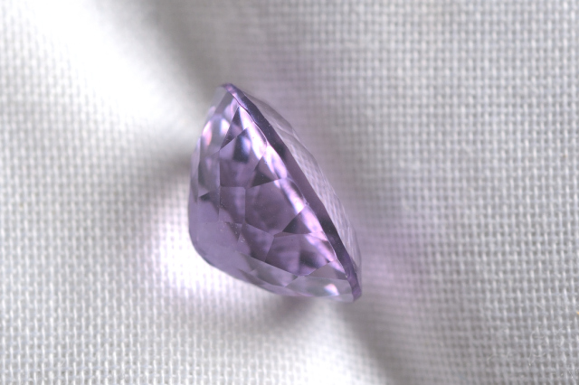 ピンクラベンダーアメジスト【23】ルース・ファセットカット（13.5×11mm）