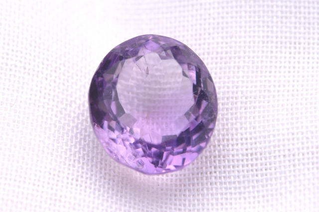 ピンクラベンダーアメジスト【24】ルース・ファセットカット（13×11.5mm）