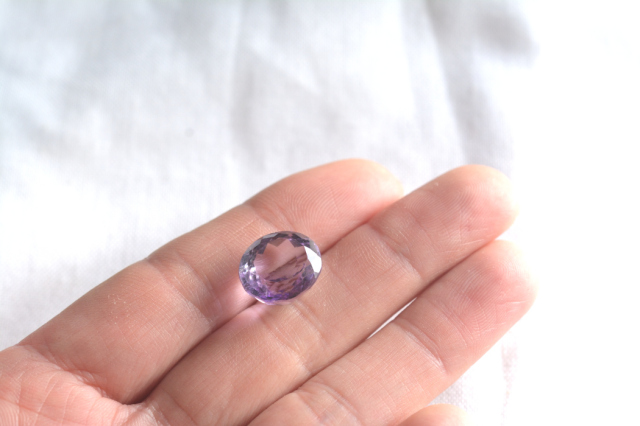ピンクラベンダーアメジスト【24】ルース・ファセットカット（13×11.5mm）