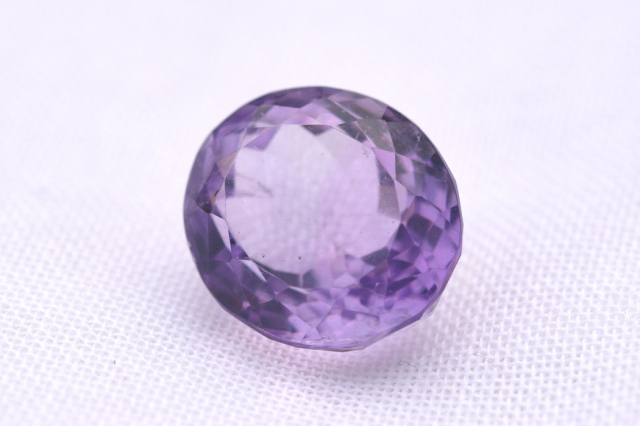 ピンクラベンダーアメジスト【24】ルース・ファセットカット（13×11.5mm）