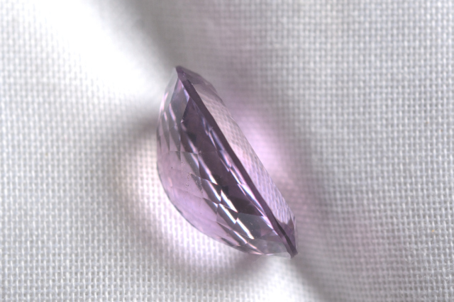 ピンクラベンダーアメジスト【26】ルース・ファセットカット（17×12mm）