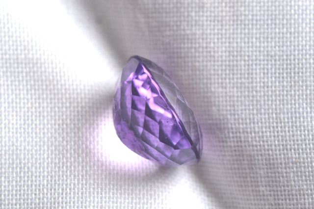 ピンクラベンダーアメジスト【27】ルース・ファセットカット（13.5×12mm）