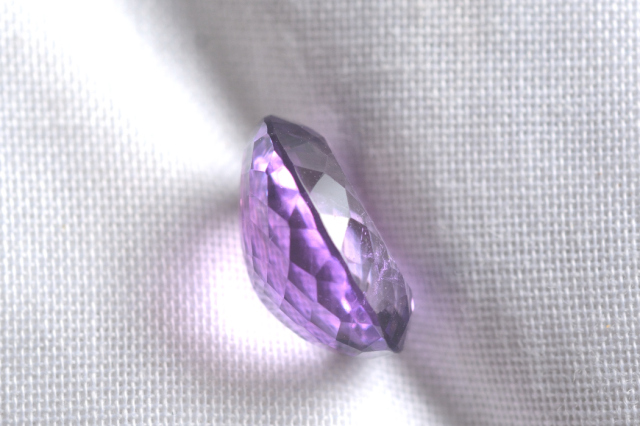 ピンクラベンダーアメジスト【28】ルース・ファセットカット（14.5×12mm）