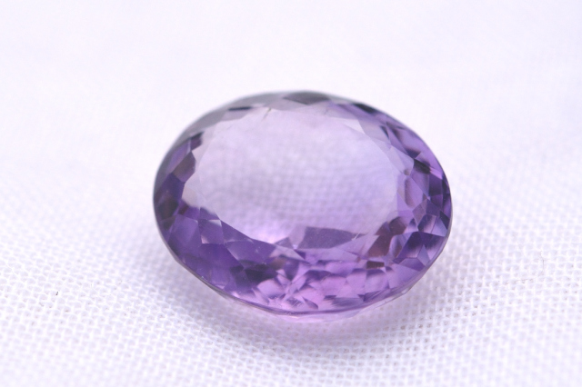 ピンクラベンダーアメジスト【28】ルース・ファセットカット（14.5×12mm）