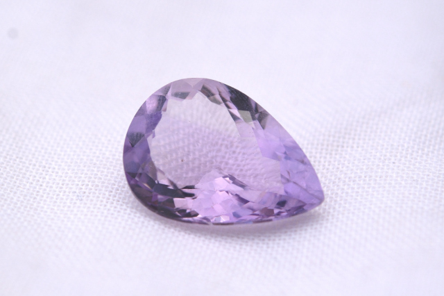 ピンクラベンダーアメジスト【31】ルース・ファセットカット（17×12.5mm）
